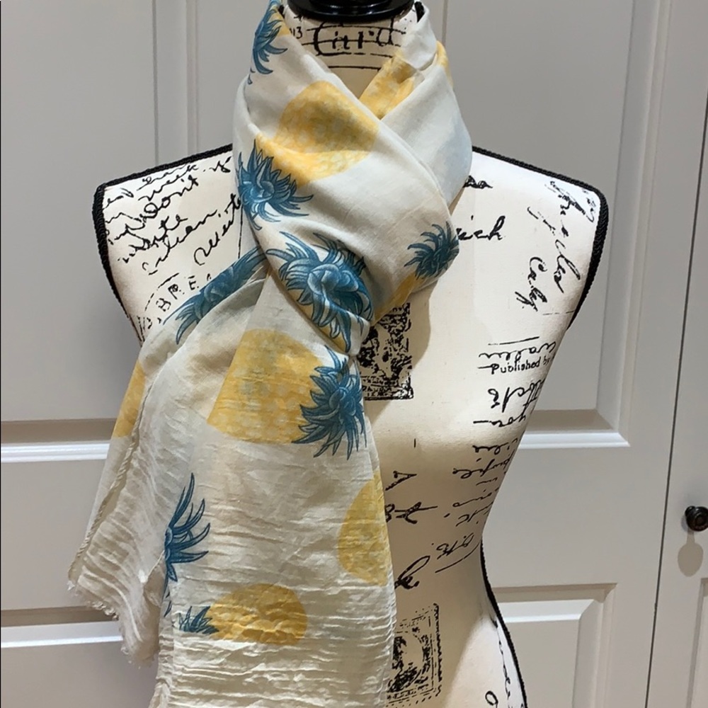 Scarf/ shawl